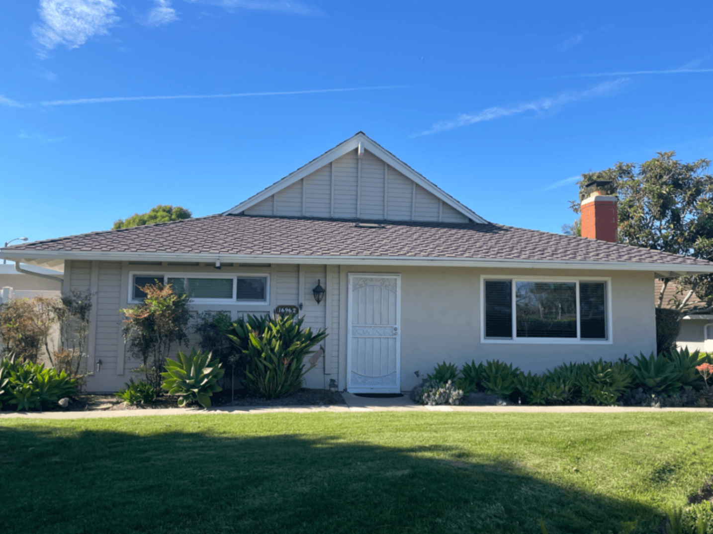 16962 Agate Circle · Huntington Beach